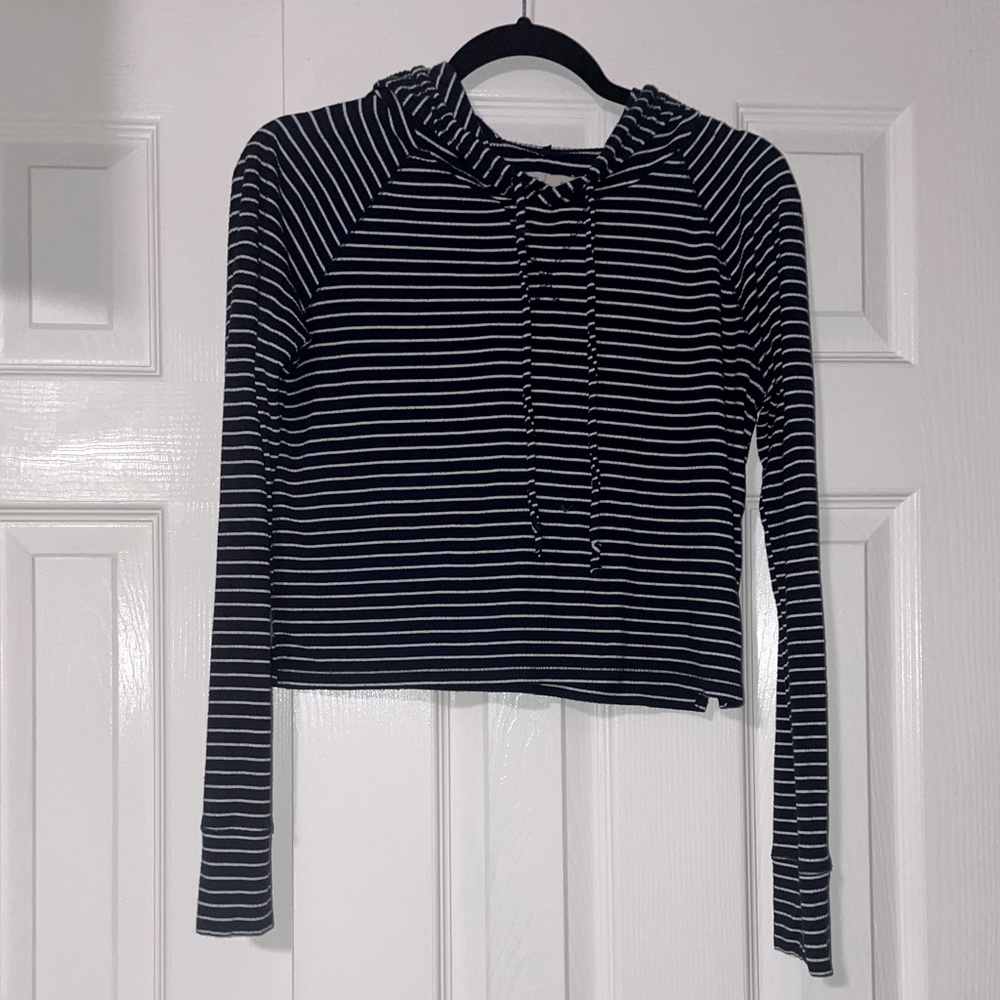 Hollister womens hooded crop long sleeve size Small S